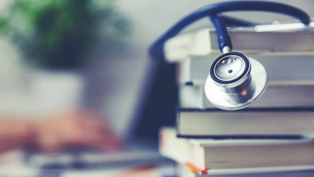 جامعات لدراسة الطب للجزائريين