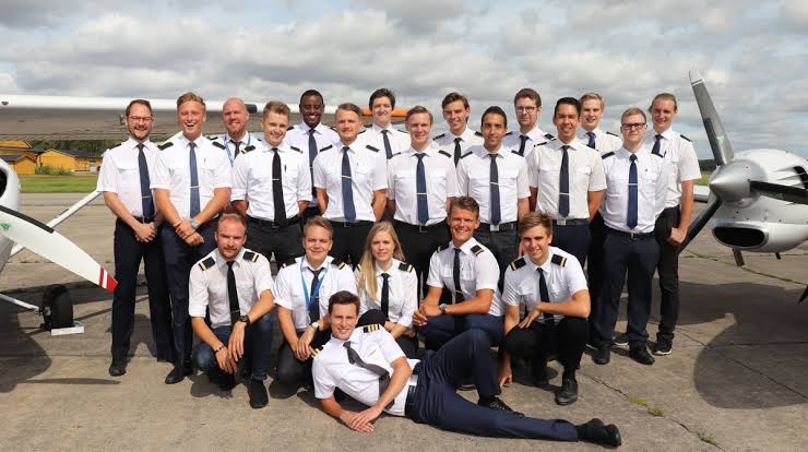 دراسة الطيران في بولندا