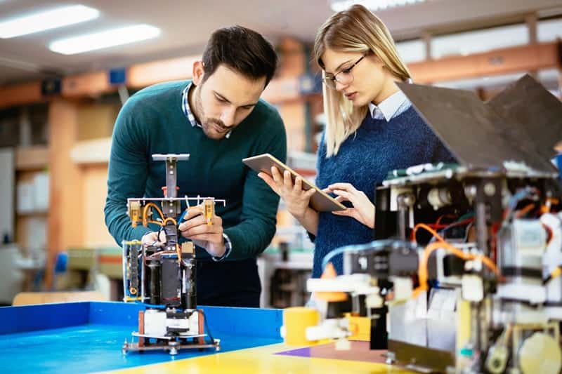 دراسة الهندسة الميكانيكية في بولندا