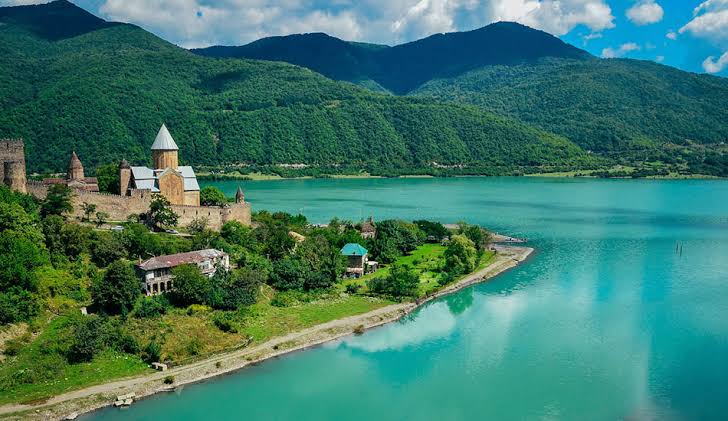 الدراسة في جورجيا للعراقيين